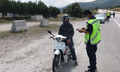 Balıkesir’de jandarmadan 10 aranan şahsa gözaltı