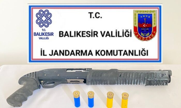Balıkesir’de jandarmadan 16 aranan şahsa gözaltı