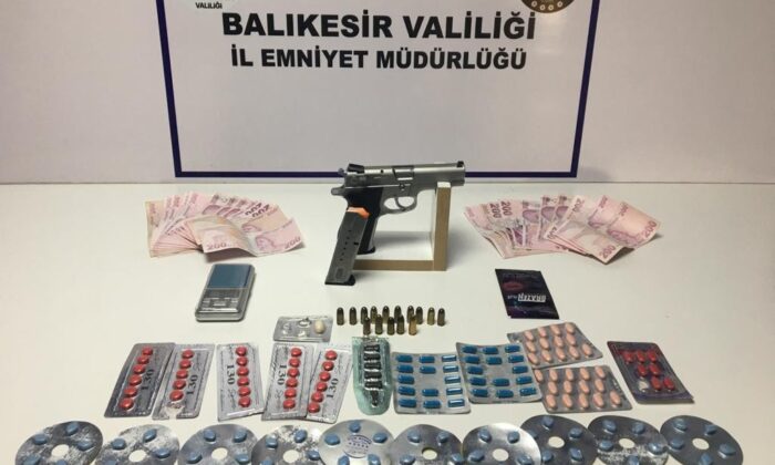 Balıkesir’de polisten 26 şahsa ’Huzur’ operasyonu