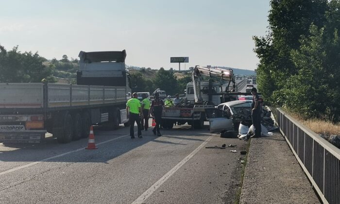Balıkesir’de trafik kazası: 1 ölü, 3 yaralı
