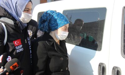 Banyoda doğurduğu bebeğini 9 yerinden bıçakladı