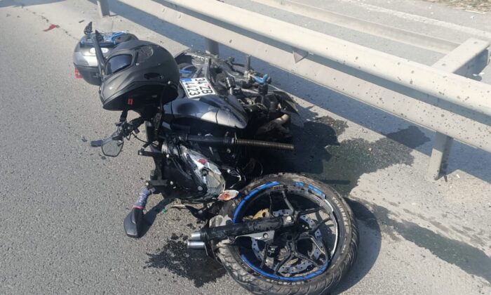 Basın Ekspres Yolu’nda motosiklet ile araç çarpıştı: 2 yaralı