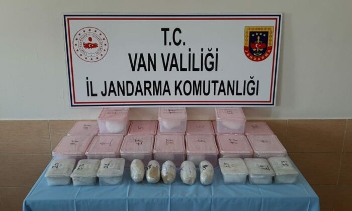 Başkale’de 34 kilo metamfetamin ele geçirildi