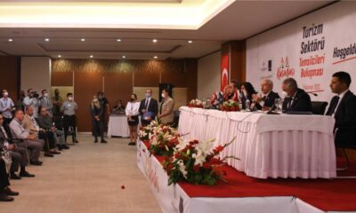 Başkan Akdoğan Kılıçdaroğlu’na turizm sektörüyle ilgili raporu teslim etti