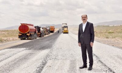 Başkan Altay mahalle yollarında sathi kaplama çalışmalarını başlattı