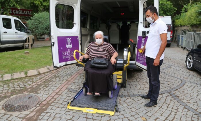 Başkan Atay engelleri kaldırıyor