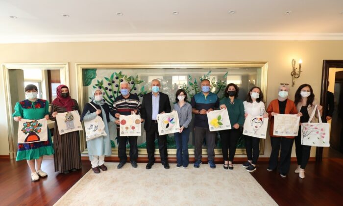 Başkan Büyükgöz’den özel okula teşekkür belgesi