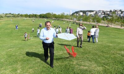 Başkan Demir çocuklarla uçurtma uçurdu