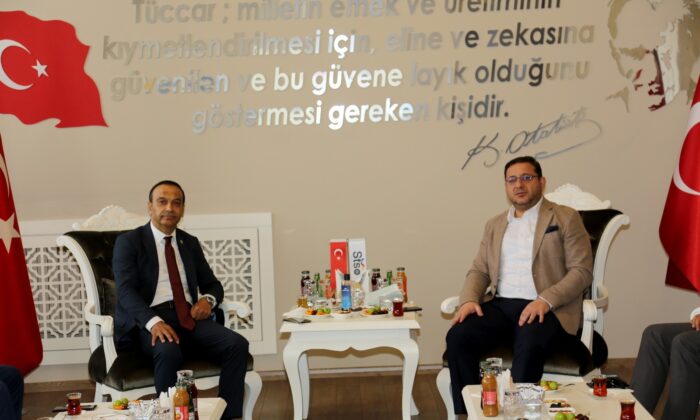 Başkan Eken ve Milletvekili Özyürek’ten birlik ve beraberlik mesajı