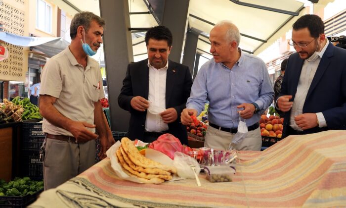 Başkan Gültak, vatandaşlarla bir araya geldi