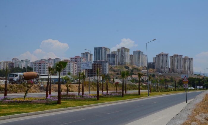 Başkan Günel “Uydukent’te tüm sorunları çözeceğiz”