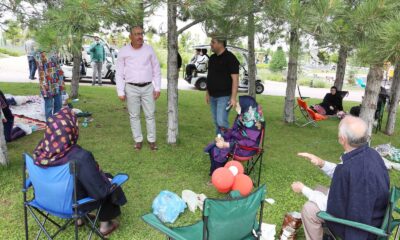 Başkan Kavuş Meram Millet Bahçesi’nde piknikçilerle buluştu