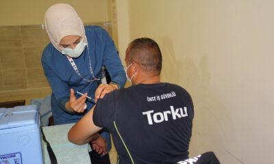 Başkan Konuk: “İş yerinde aşı uygulaması çalışanlara ve işletmelere zaman kazandırdı”