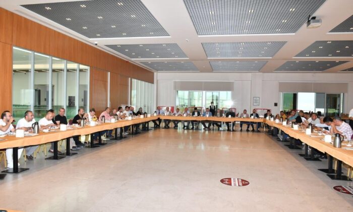 Başkan Nursaçan, çelik kapı üreticileri ile bir araya geldi