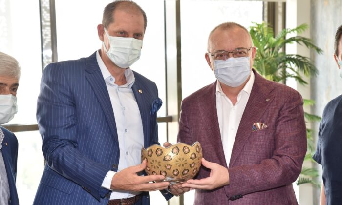 Başkan Özkasap’tan Başkan Ergün’ün hizmetlerine övgü