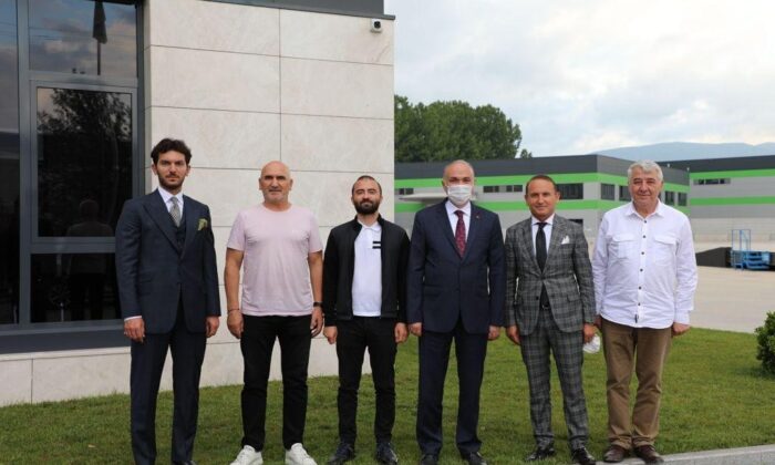 Başkan Özlü ilk 500 sanayi kuruluşu içine giren firmaya ziyaret etti