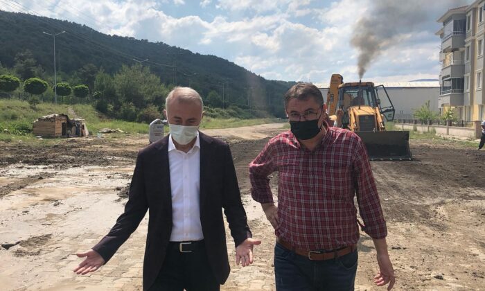 Başkan Öztürk: “Selden etkilenen esnaf ve vatandaşlarımızın mağduriyetlerini giderebilmek için çalışıyoruz”