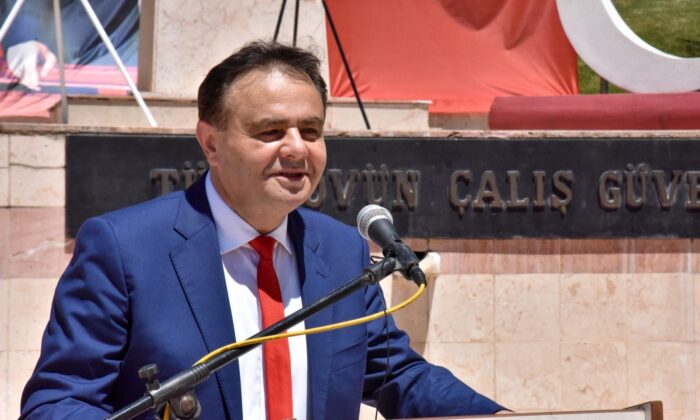 Başkan Şahin’den esnafa destek