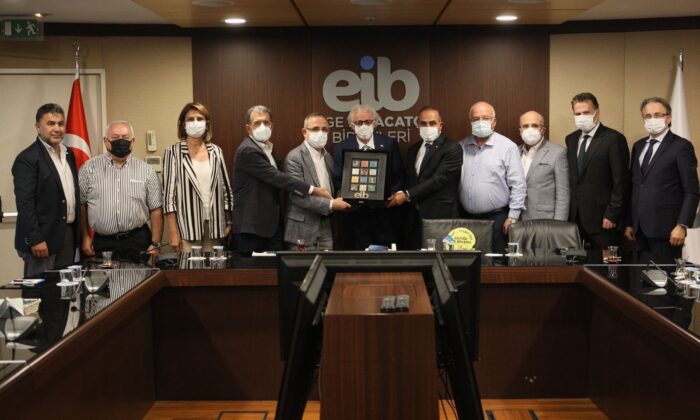 Başkan Sürekli, Ege İhracatçı Birlikleriyle bir araya geldi