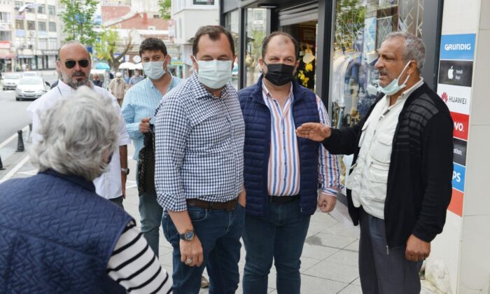 Başkan Yüksel çarşı esnafının sorunlarını dinledi