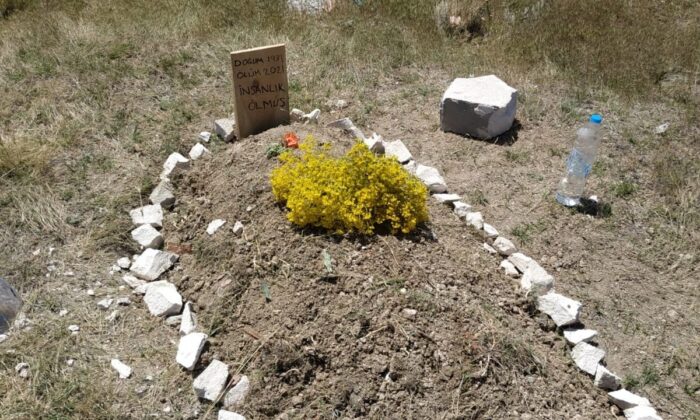 Başkent’te boş arazide bulunan yeni yapılmış mezar polisi alarma geçirdi