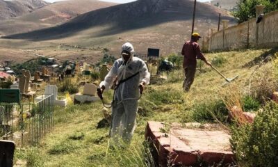 Bayburt’ta mezarlıklar bayrama hazırlanıyor