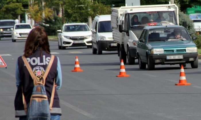 Bayburt’ta trafiğe kayıtlı araç sayısı Nisan ayı sonu itibarıyla 16 bin 15 oldu