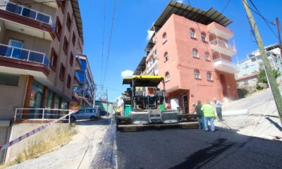 Bayraklı’nın 24 mahallesinde asfaltlama seferberliği