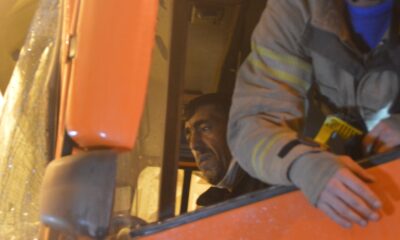 Bayrampaşa’da 3 aracın karıştığı kazada 1 kişi yaralanarak hastaneye kaldırıldı