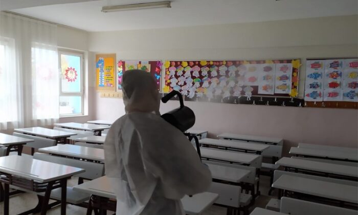 Bayrampaşa’da LGS öncesi okullar dezenfekte edildi