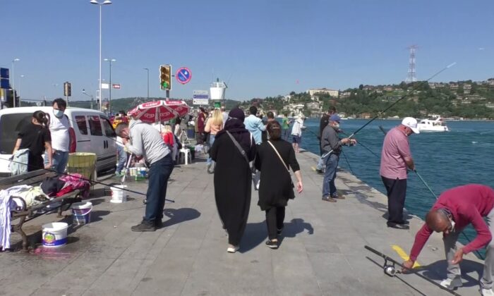 Bebek ve Beylikdüzü sahillerinde kısıtlamasız ilk cumartesi yoğunluğu