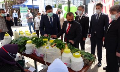 Belediye, köylü pazarındaki kadınların ürünlerini satın aldı