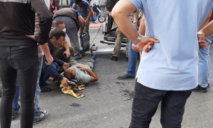 Belediye otobüsü ile kamyonet çarpıştı: 2 yaralı