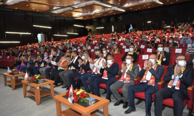 Berna Gözbaşı: “Hayaller Van Persie, gerçekler tam tersi”