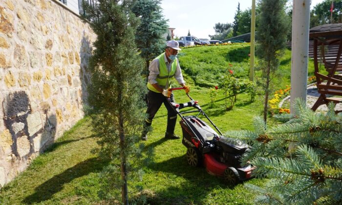 Beypazarı’nın yeşil alanlarında bakım çalışması