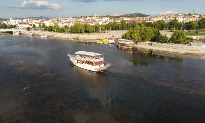 Beyşehir Gölü’nde su seviyesinin azalması yat işletmecilerini tedirgin ediyor