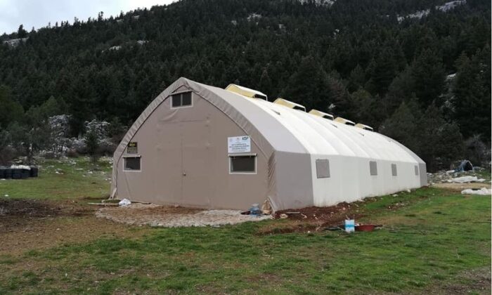 Beyşehir’de küçükbaş hayvan yetiştiricilerine portatif ağıl desteği