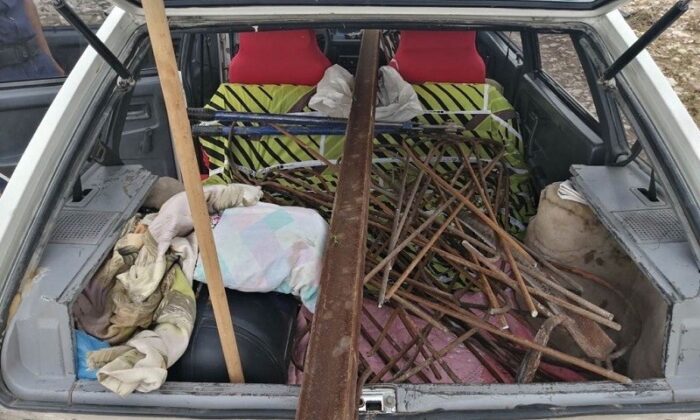 Bin 500 TL’lik demir çalarken yakalandı, 900 TL’lik maske cezası yedi