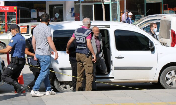 Bir cinayet araştırmasıyla 3 cinayet çözüldü