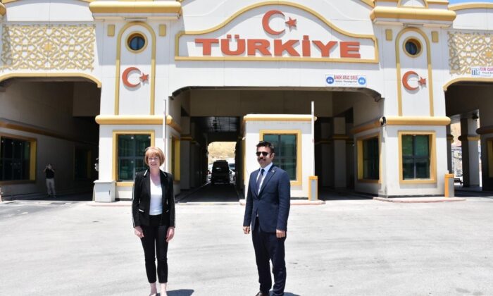 Birleşik Krallık Bakanı Morton, Suriye sınırını ziyaret etti