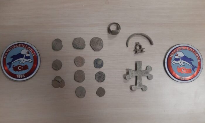Bizans dönemine ait sikkelerle yakalandılar