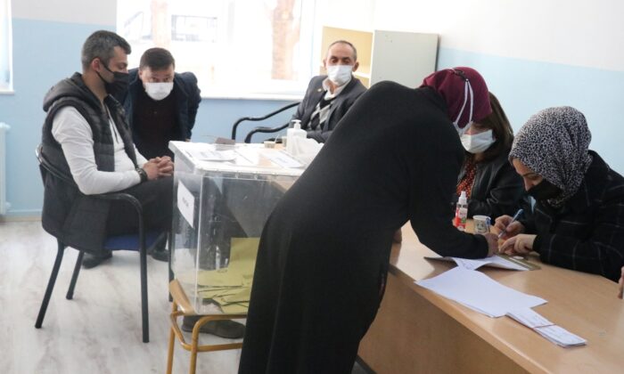 Bolu’da, 3 mahalle ve 3 köyde muhtarlık seçimi