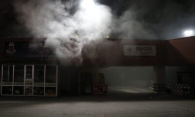 Bolu’da, kapalı çarşıda çıkan yangın büyümeden söndürüldü