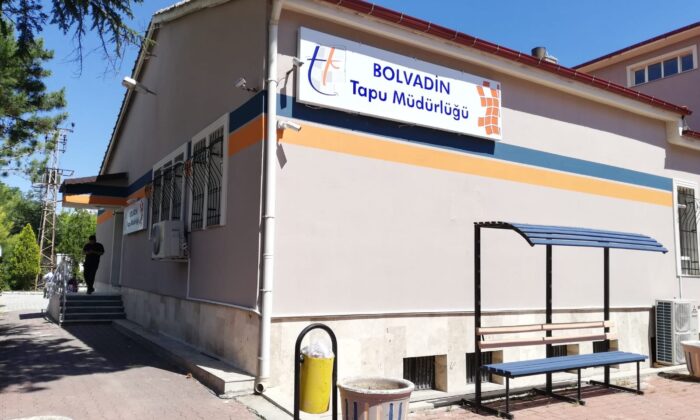 Bolvadin Tapu Müdürlüğü yeni hizmet binasına taşındı