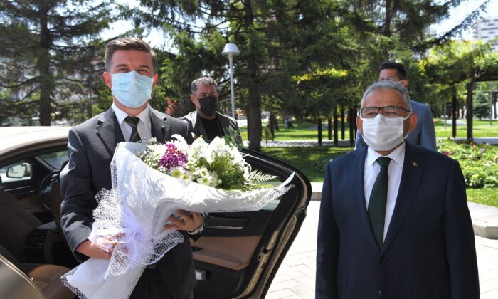 Bosnalı Büyükelçi’den Büyükkılıç’a: “Sizin hatırınız biz de 4 bin yıl”