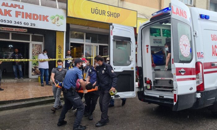 Büfede silahlı kavga: 1 ağır yaralı