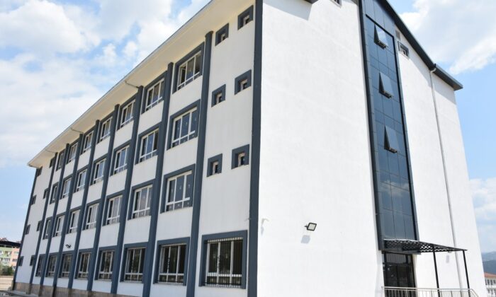 Buharkent Belediyesi tarafından yapılan Anadolu Lisesi’nin inşaatı tamamlandı