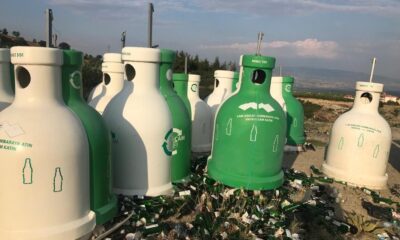 Buldan Belediyesi geri dönüşüm konteynırlarını çöpe attı