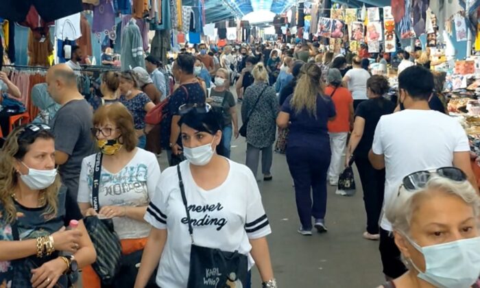 Bulgar turistler alışveriş için Edirne’yi tercih ediyor