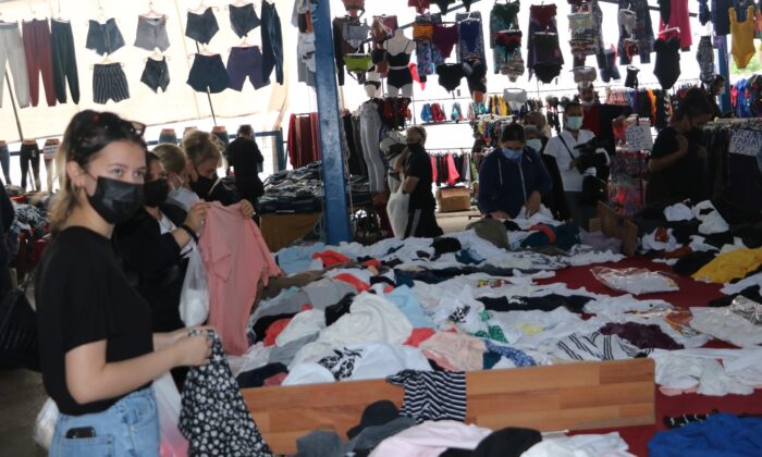 Bulgar turistlerin akın ettiği Ulus Pazarı 6 ay sonra yeniden açıldı